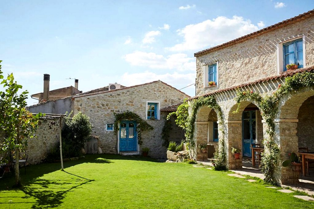 Selfdrive tour Historical mansions & activities in Sardinia