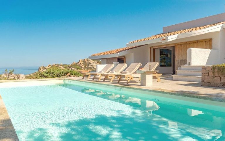 Villa Infinity Blu mit Pool in Portobello