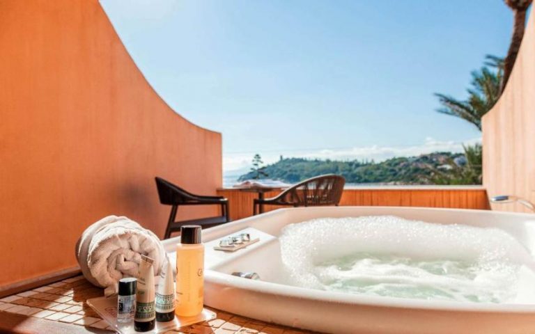 Hotel La Bitta Suite whirlpool