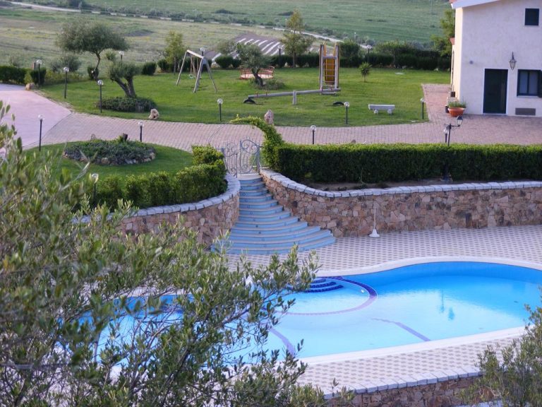 Posada agriturismo piscina su vrau