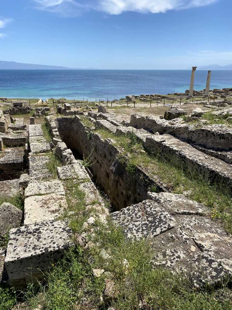 L'ancienne ville de Tharros sur la côte ouest de la Sardaigne