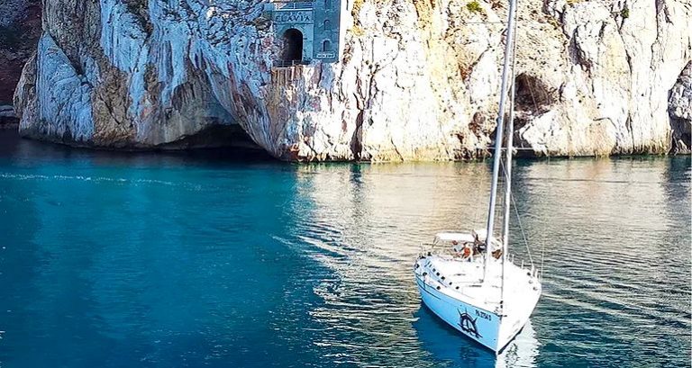 Gita in barca a vela nel Sud-Ovest Sardinia Natour