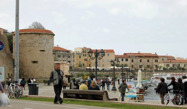 alghero stadsmuur