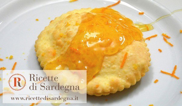 Sebadas dessert met honing