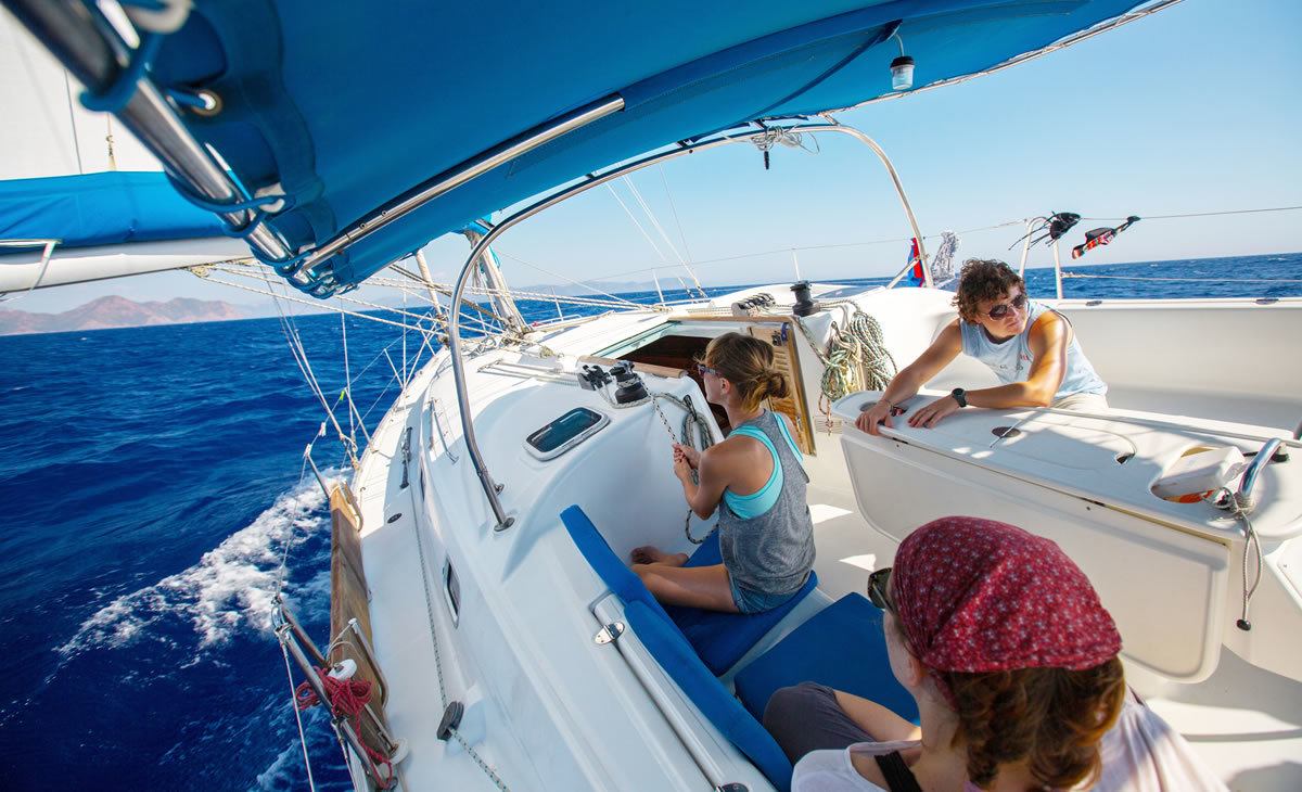 Autoverleih, Fährbuchung und Yachtcharter für Ihren Urlaub Sardinien