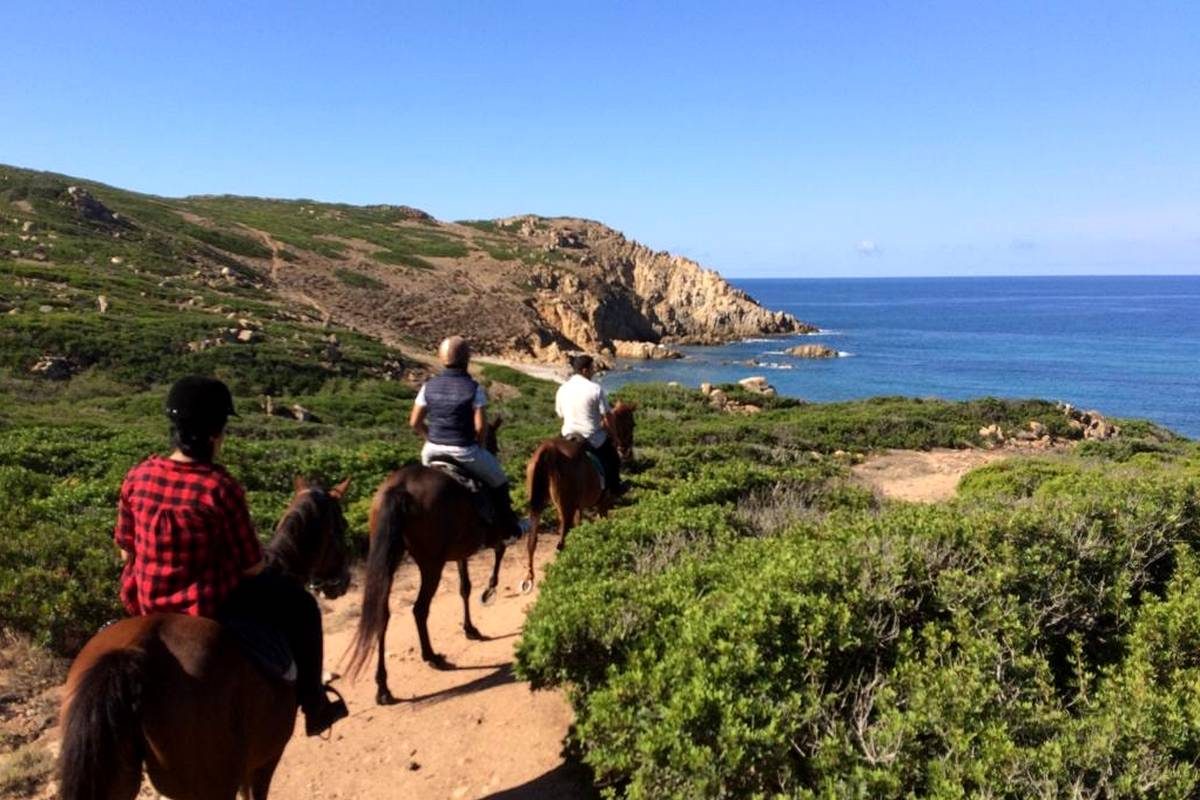 horse riding trips in sardinia